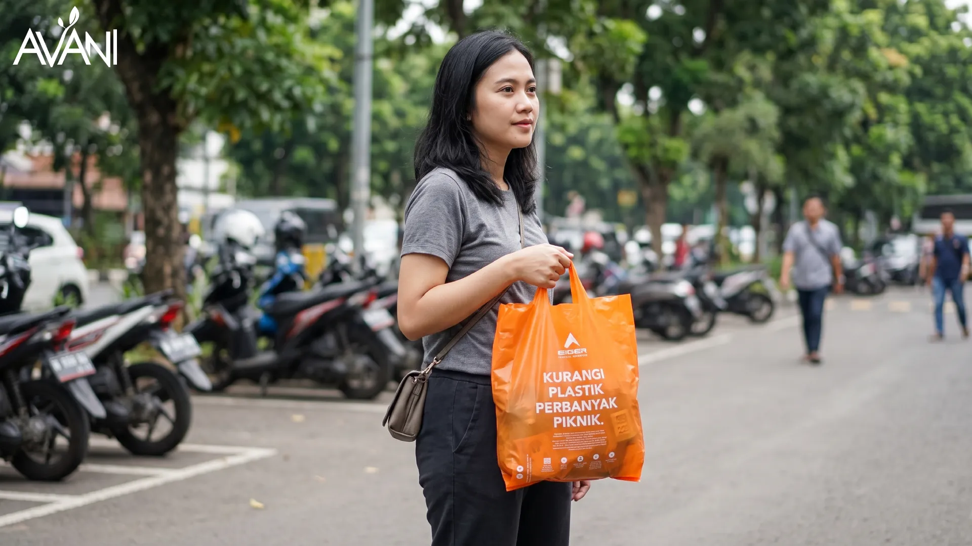 Memilih kemasan bentuk kontribusi terhadap emisi karbon.